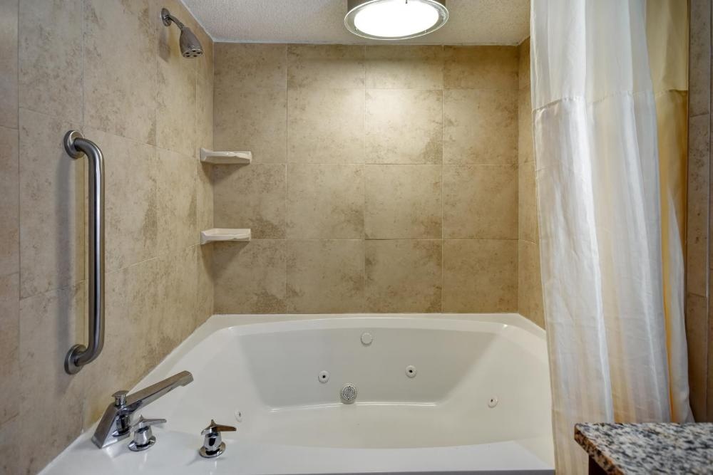 DoubleTree by Hilton Augusta Image 10